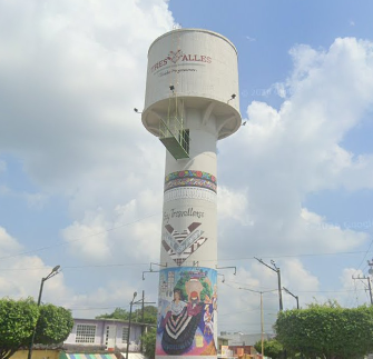 Tanque elevado con murales